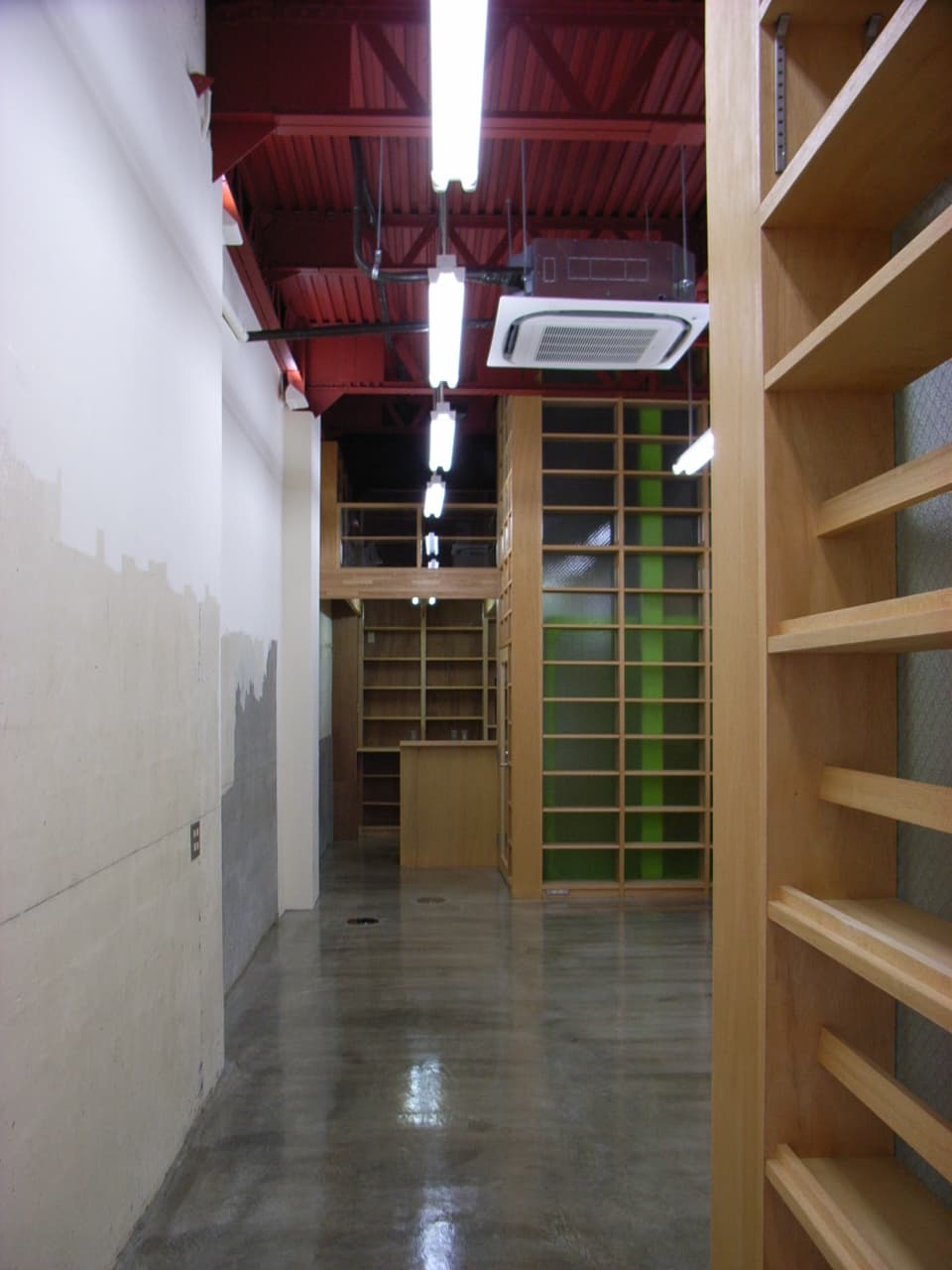 大阪の建築家・中平勝が設計した本屋のリノベーション