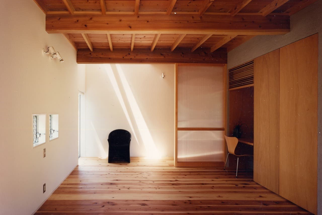大阪の建築家・中平勝が設計したセカンドハウス・木造別荘／リビングダイニング大阪の建築家・中平勝が設計したセカンドハウス・木造別荘／寝室