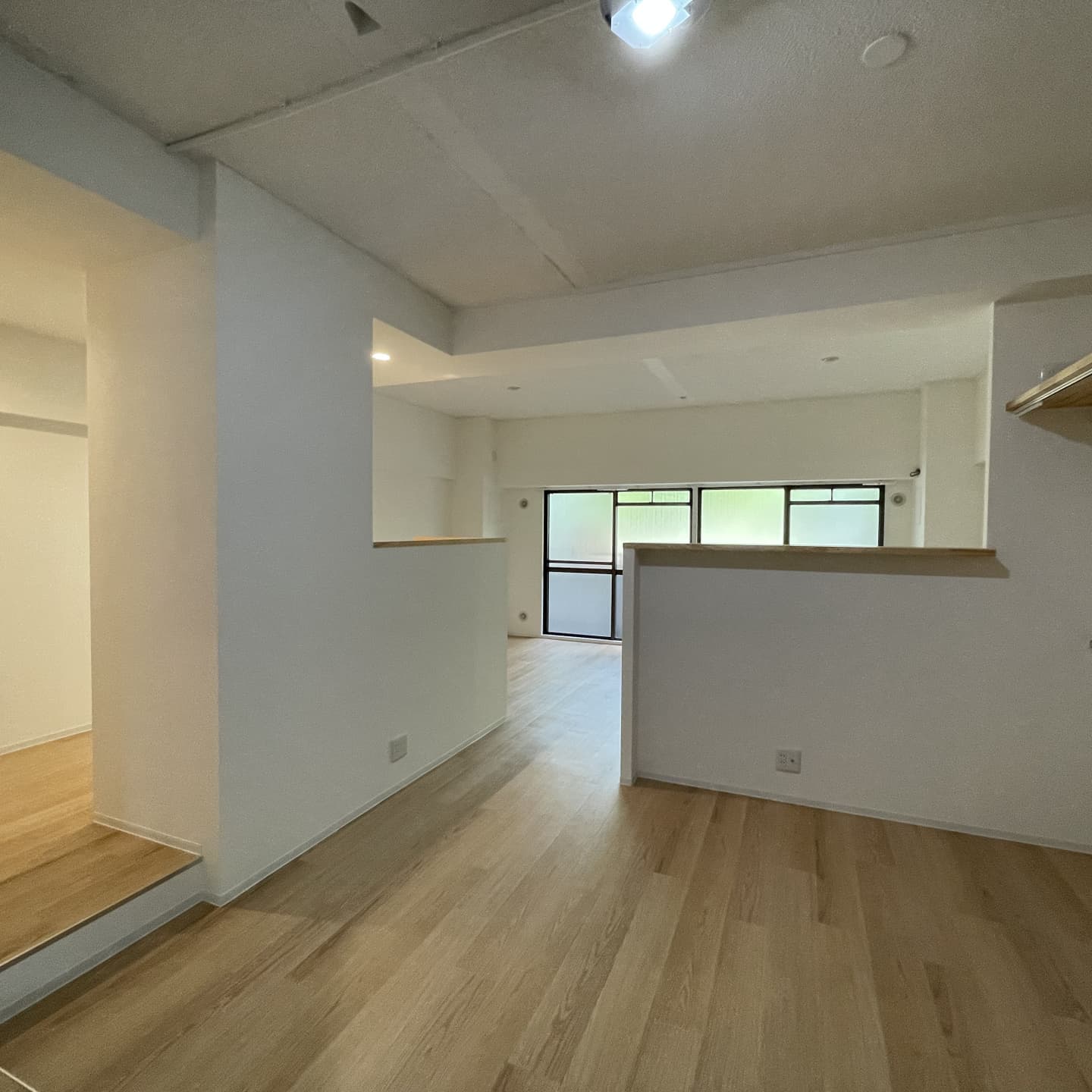 大阪の建築家・中平勝が設計した老舗和菓子屋の店舗リノベーションと工場増築計画です